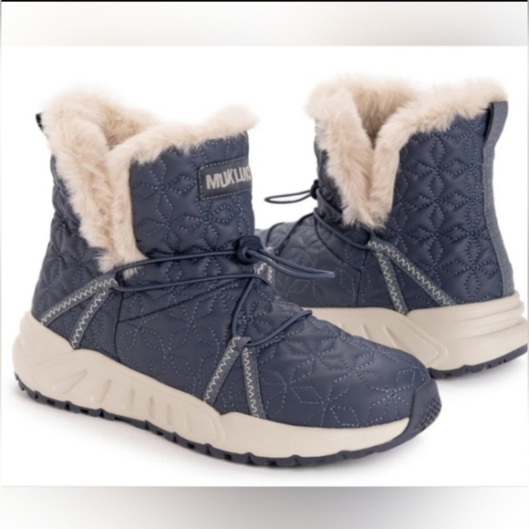 Muk Luks Shoes - MUK LUKS Midnight Blue Quilted Womens Jasmine Jade Boot sz 7